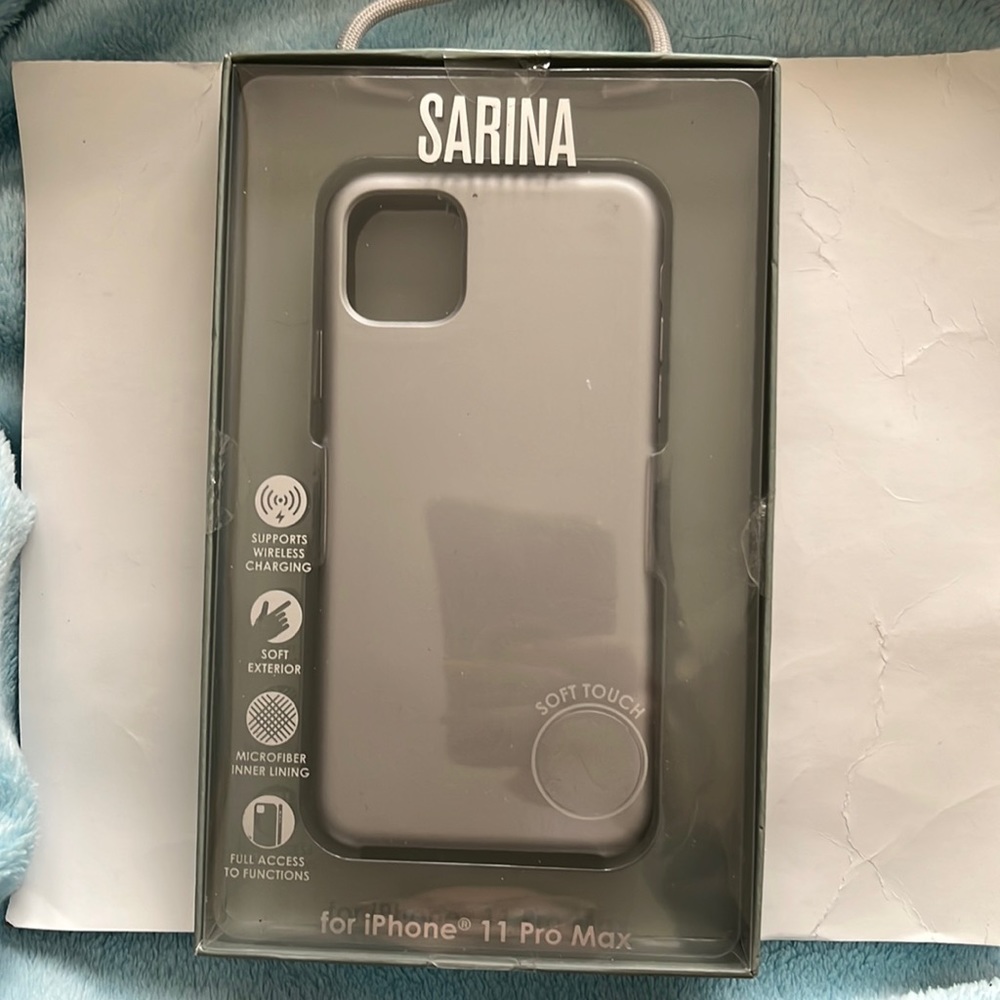 Sarina silver iPhone 11 Pro Max case NWT